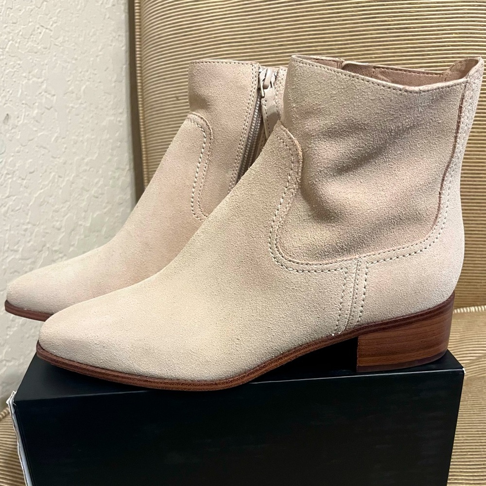 NWOT Cole Haan Women’s Naia Suede Block Heel Ankle Booties/Cream - Size 9
